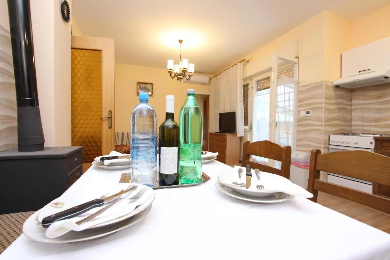 Apartment Oto Pula Croacia