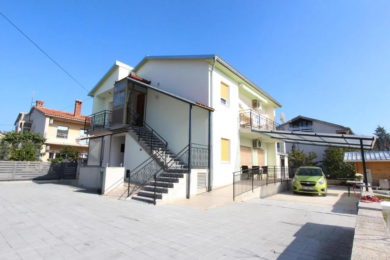Apartment Oto Pula